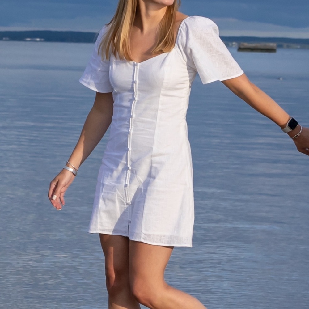 Abercrombie White Dress size small